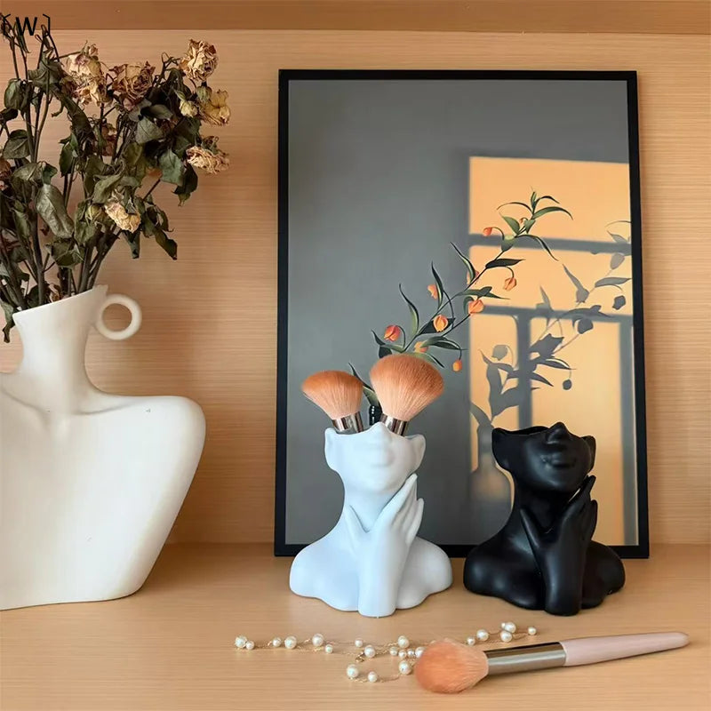 Creative Human Body Art Vase – Makeup Brush Holder, Pen Organizer & Decorative Desk Ornament